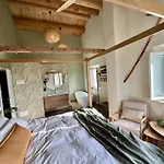 Bb Casale Di Oto Bed and Breakfast Σενιγκάλια