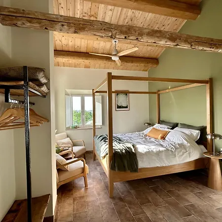 Bb Casale Di Oto Bed and Breakfast